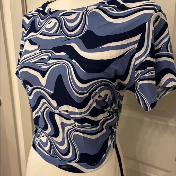 NWT blue swirl open back crop top blouse size L - Picture 6 of 12